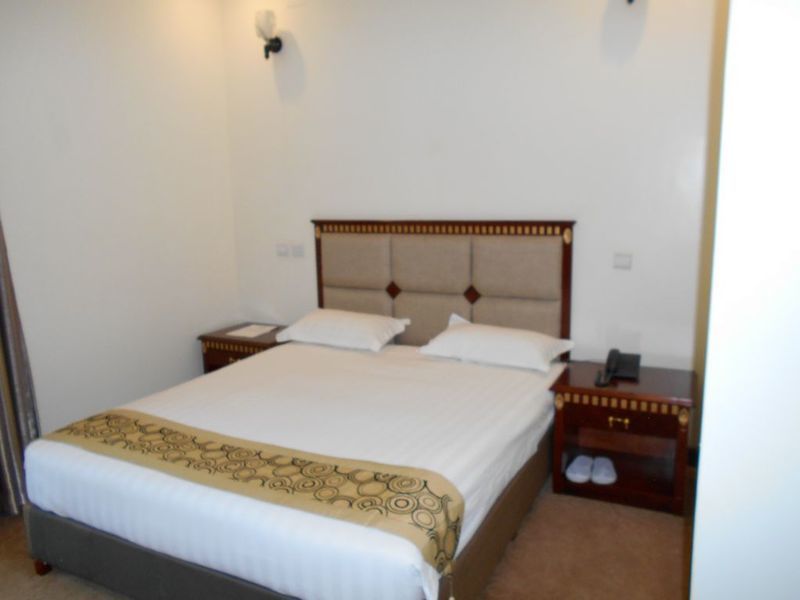 Great Seasons Hotel Кигали Экстерьер фото