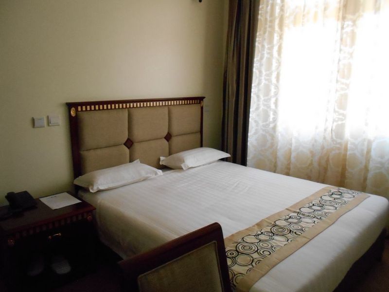 Great Seasons Hotel Кигали Экстерьер фото
