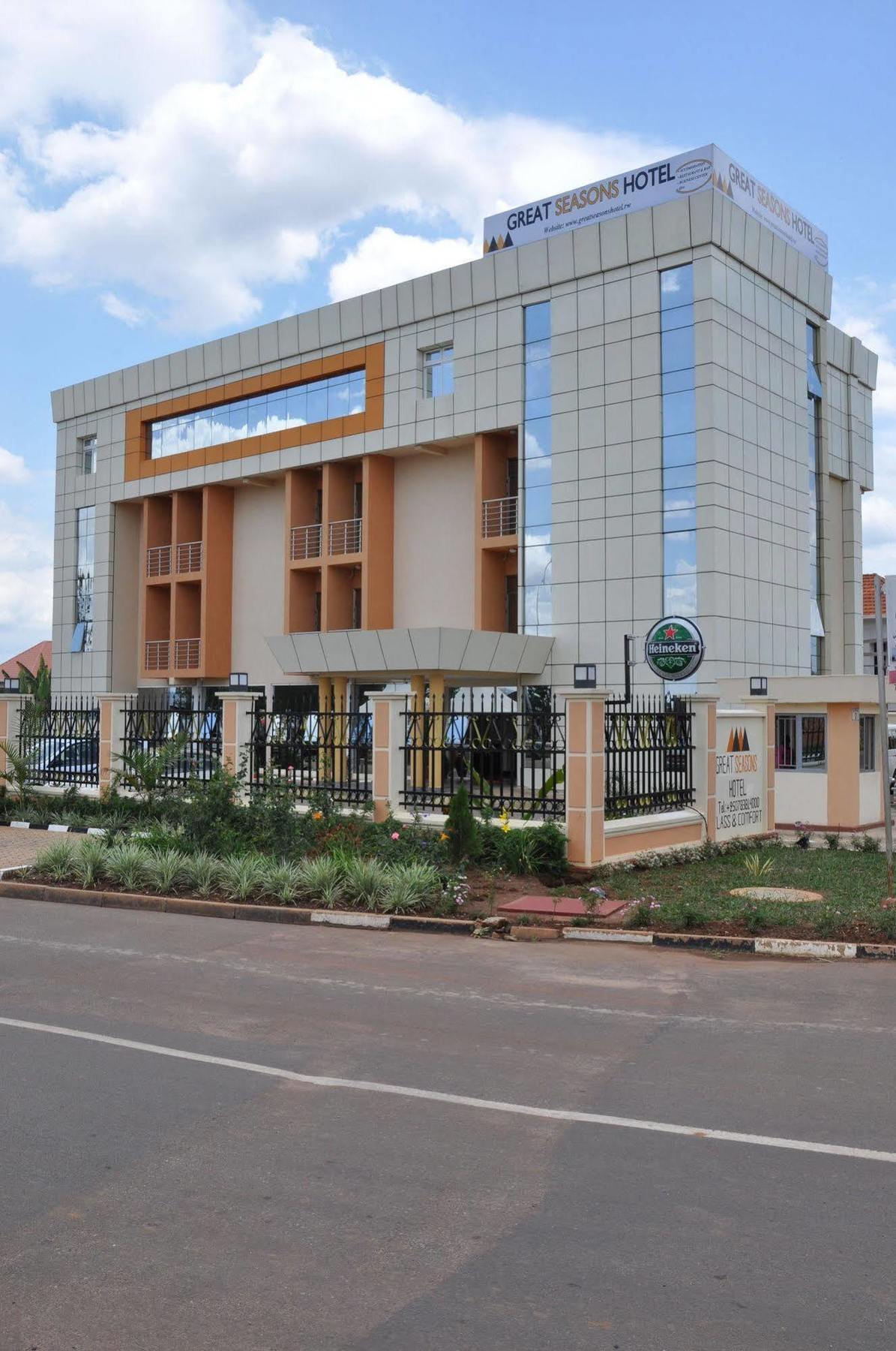 Great Seasons Hotel Кигали Экстерьер фото