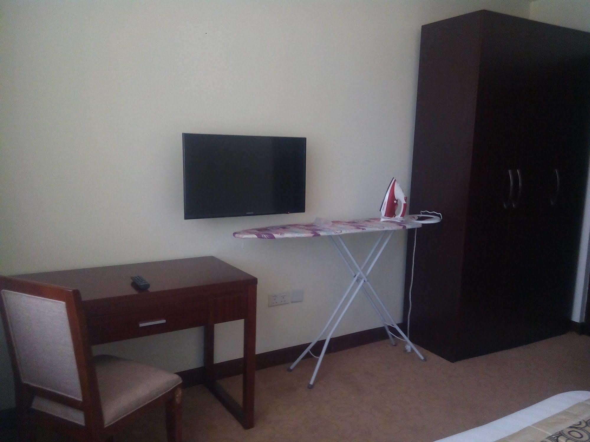 Great Seasons Hotel Кигали Экстерьер фото