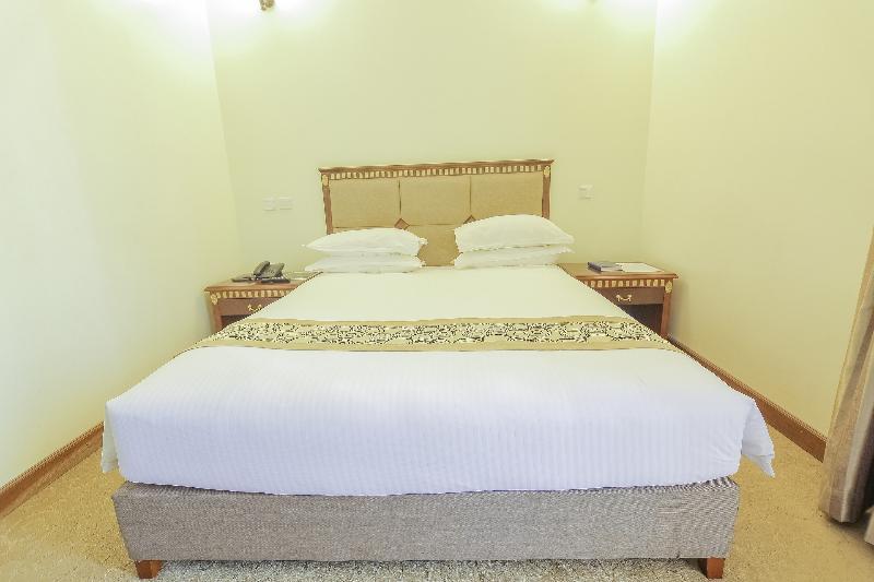 Great Seasons Hotel Кигали Экстерьер фото